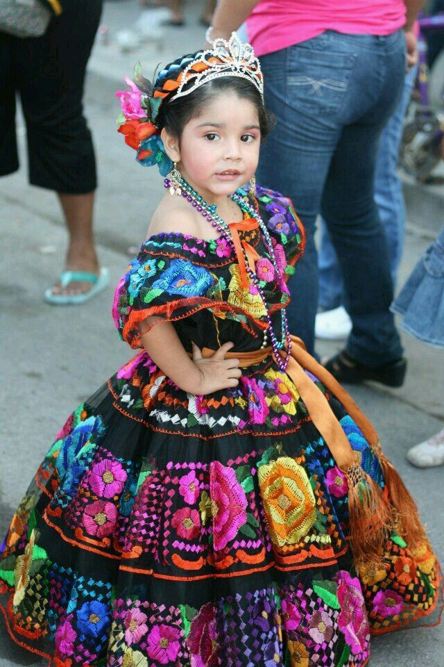 10 Amazing Cincoanera Dress Ideas For Your Daughter S Special Day - traditional mexican dress top roblox